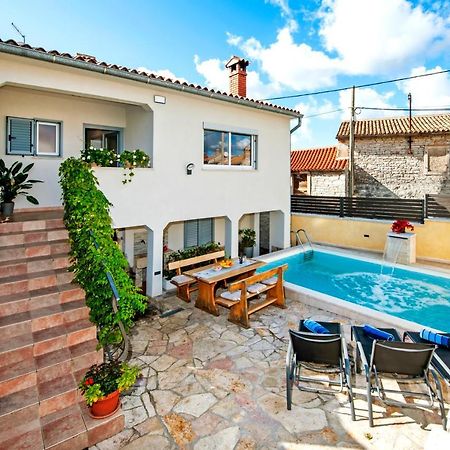 Holiday Home - Casa Di Antonio Kanfanar Exterior photo